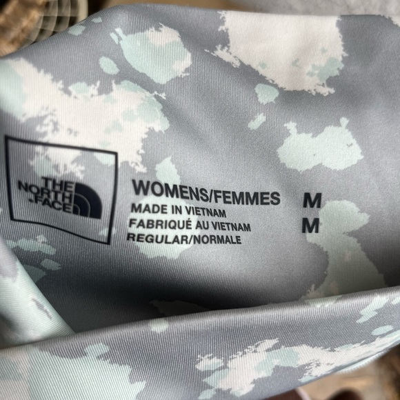 THE NORTH FACE Light Camouflage Fitted Biker Shorts with Pockets Women’s Medium - Picture 13 of 14